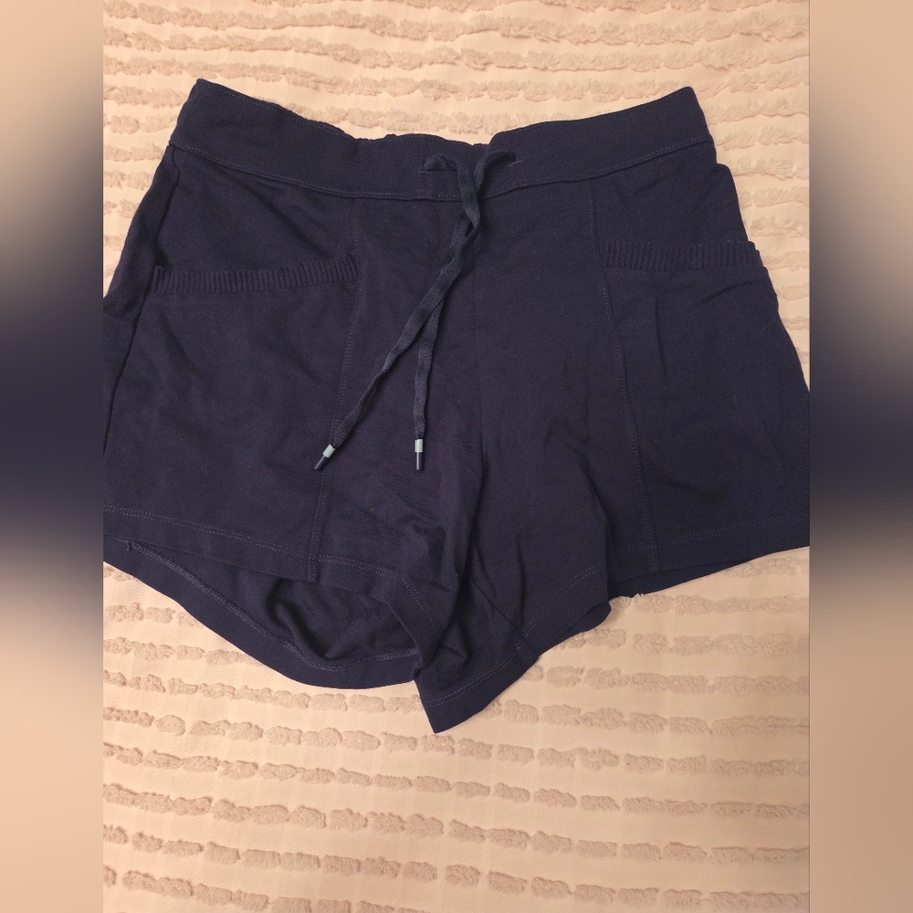 Women's Travis Mathew Shorts Size Small
